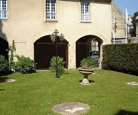 De Brunville Et La Table Du Grand Luxembourg Hotel 3*