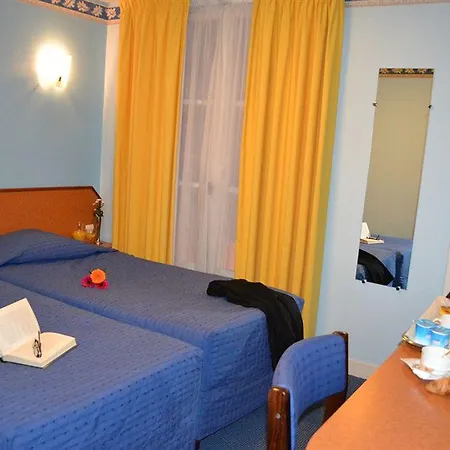 Hotel De Brunville Et La Table Du Grand Luxembourg Bayeux