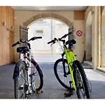 De Brunville & Hotell 3*