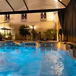 De Brunville & Hotell 3*