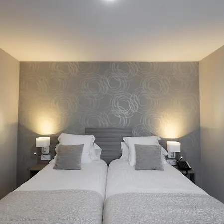 De Brunville Et Restaurant Le Café Louis 3*