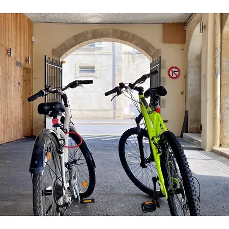 De Brunville & Hotel 3*