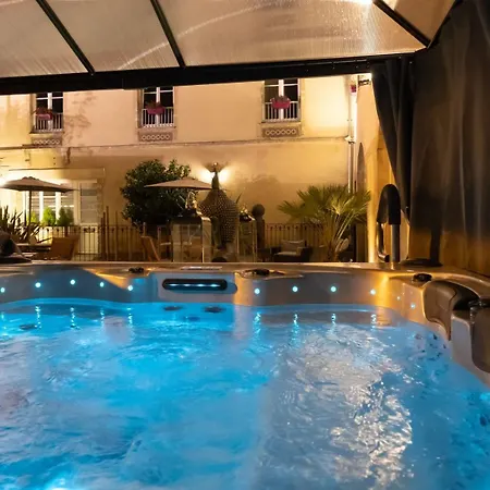 De Brunville & Hotel 3*