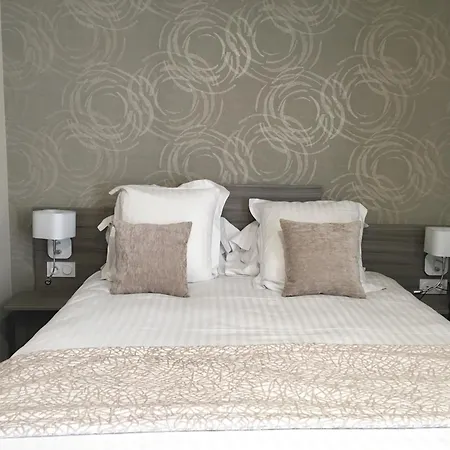 De Brunville & 3* Bayeux