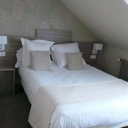 De Brunville Et Restaurant Le Café Louis 3*