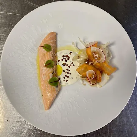 De Brunville Et Restaurant Le Café Louis
