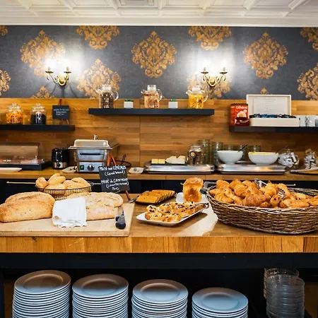Hotel De Brunville Et Restaurant Le Café Louis 3*