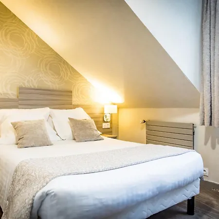 Hotel De Brunville Et Restaurant Le Café Louis Bayeux