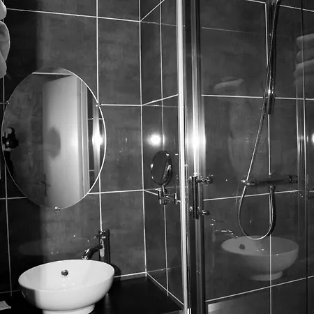 Hotel De Brunville Et Restaurant Le Café Louis 3*