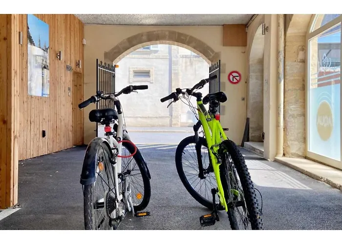 De Brunville Et La Table Du Grand Luxembourg Hotel 3*