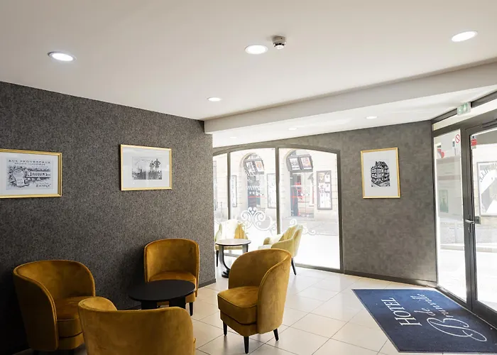 De Brunville Et La Table Du Grand Luxembourg Hotel