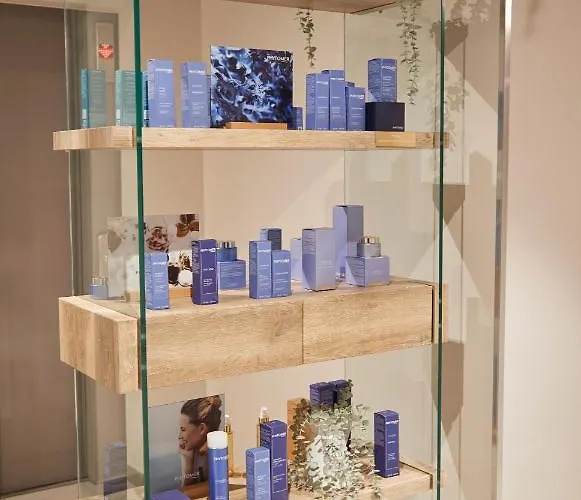 De Brunville Et La Table Du Grand Luxembourg Hotel