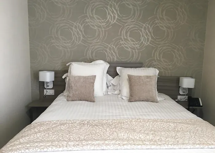 De Brunville & 3* 贝叶