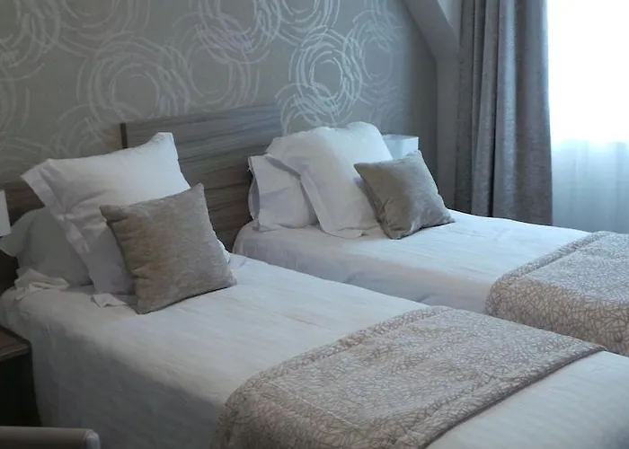 De Brunville Et La Table Du Grand Luxembourg Hotel Bayeux