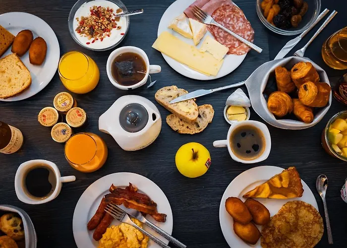 Hotel De Brunville Et La Table Du Grand Luxembourg 3*