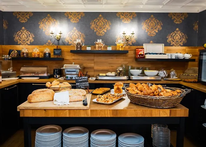 Hotel De Brunville Et La Table Du Grand Luxembourg 3*