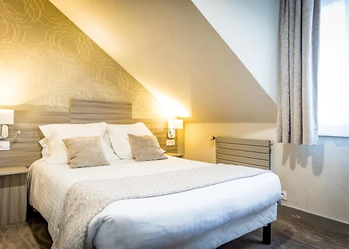 Hotel De Brunville Et La Table Du Grand Luxembourg Bayeux