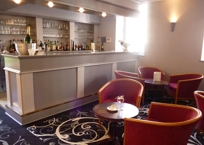 De Brunville Et La Table Du Grand Luxembourg Hotel 3*