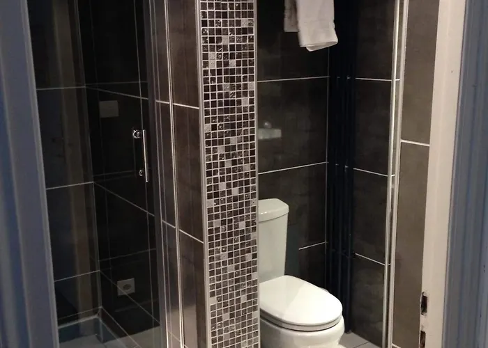 Hotel De Brunville Et La Table Du Grand Luxembourg Bayeux