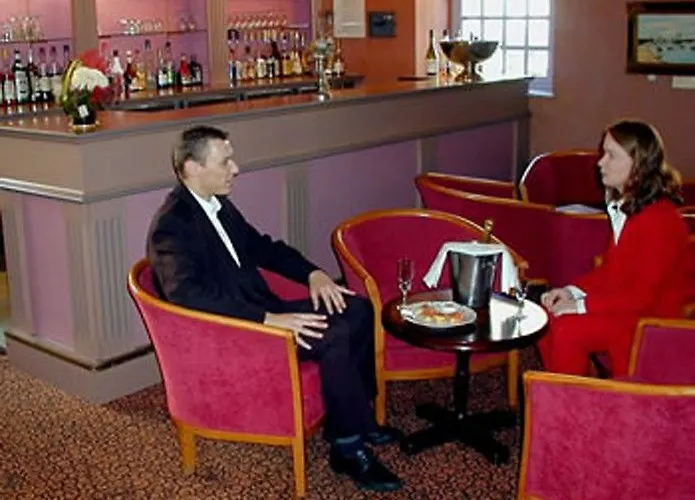 Hotel De Brunville Et La Table Du Grand Luxembourg 3*